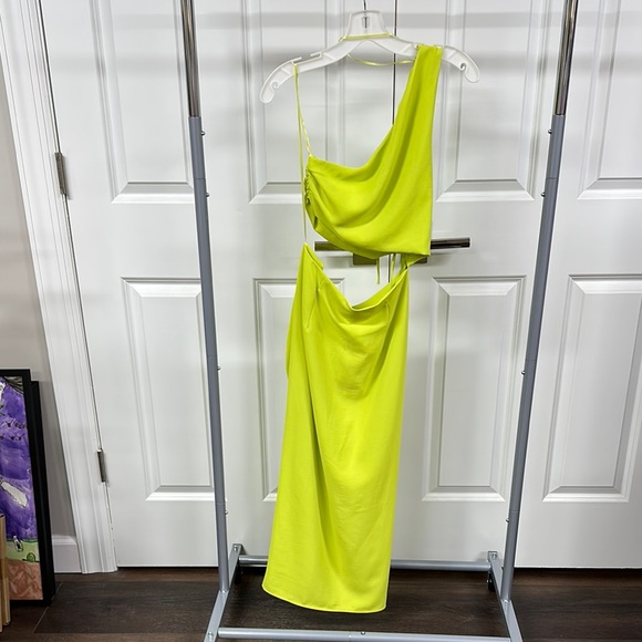 Lime Green One-Shoulder Dress - Picture 2 of 2